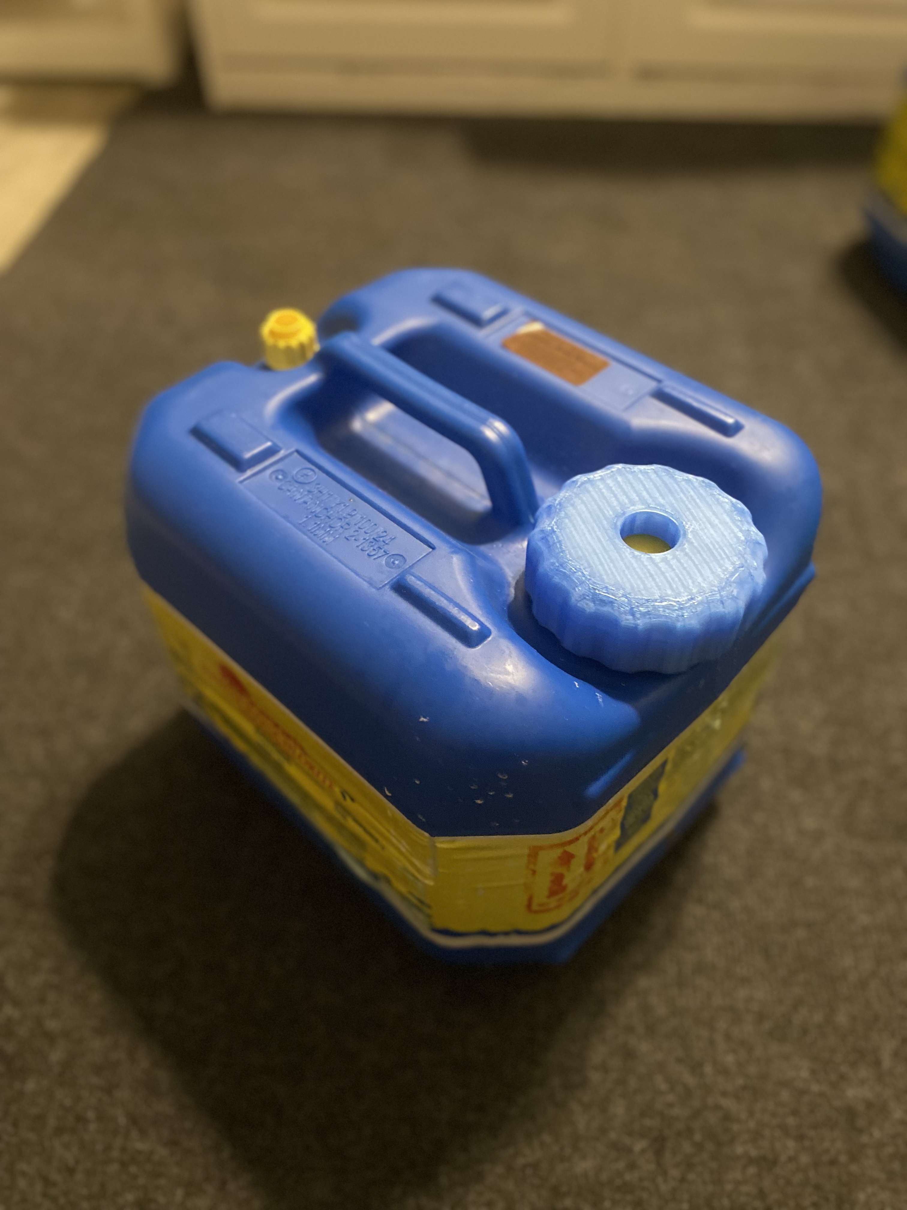 Chlorine jug lid opening aid installed on a jug